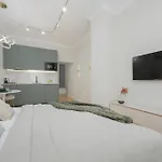شقة Elegant Grojecka In By Renters