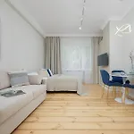 Elegant Grojecka In By Renters * وارسو