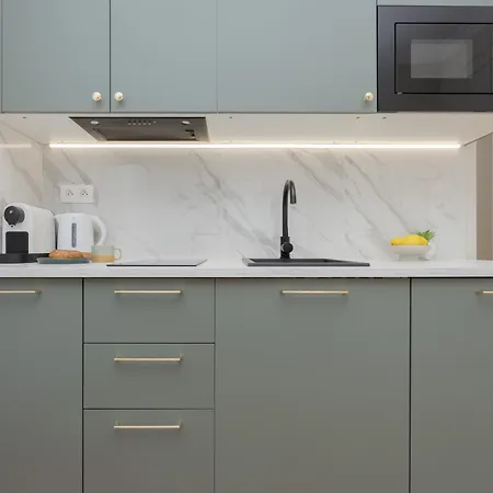 Elegant Grojecka In By Renters Apartman