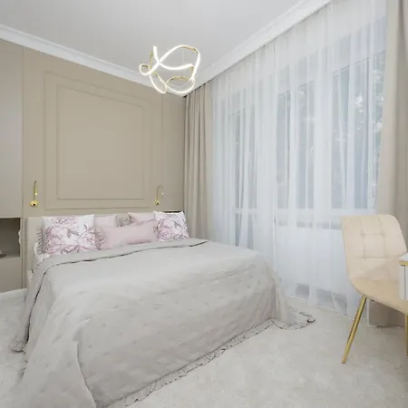 Elegant Grojecka In By Renters * Warsaw