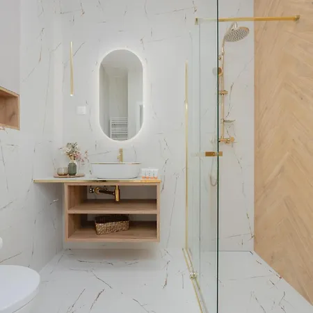 Appartamento Elegant Grojecka In By Renters