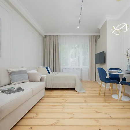 Elegant Grojecka In By Renters * Warsaw
