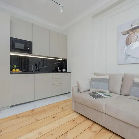 Elegant Grojecka In By Renters *