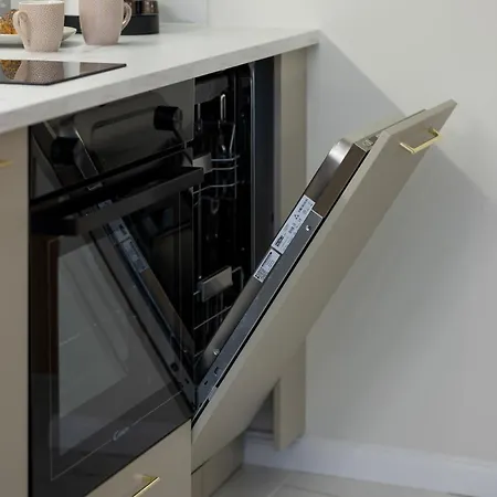 Elegant Grojecka In By Renters * Warsaw