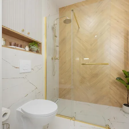 Elegant Grojecka In By Renters Warsaw
