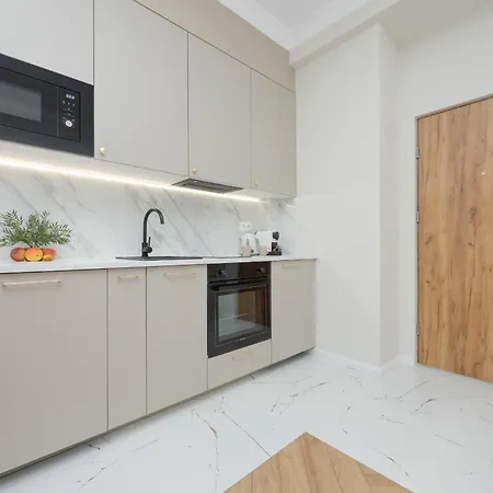 Elegant Grojecka In By Renters Apartment
