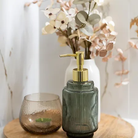 Elegant Grojecka In By Renters アパート